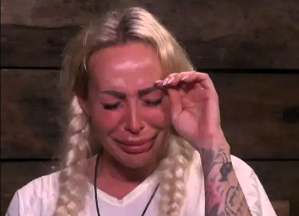 Zusammenbruch! Cora Schumachers letzte Momente im Dschungel - Sie schrie: "Holt mich hier raus, jetzt, jetzt, jetzt!"
