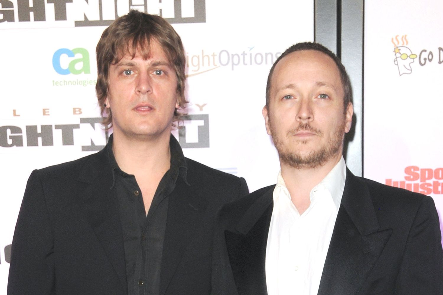 Matchbox Twenty Drama: Rob Thomas' Mic Stand Strikes Bandmate — The Aftermath Will Surprise Fans