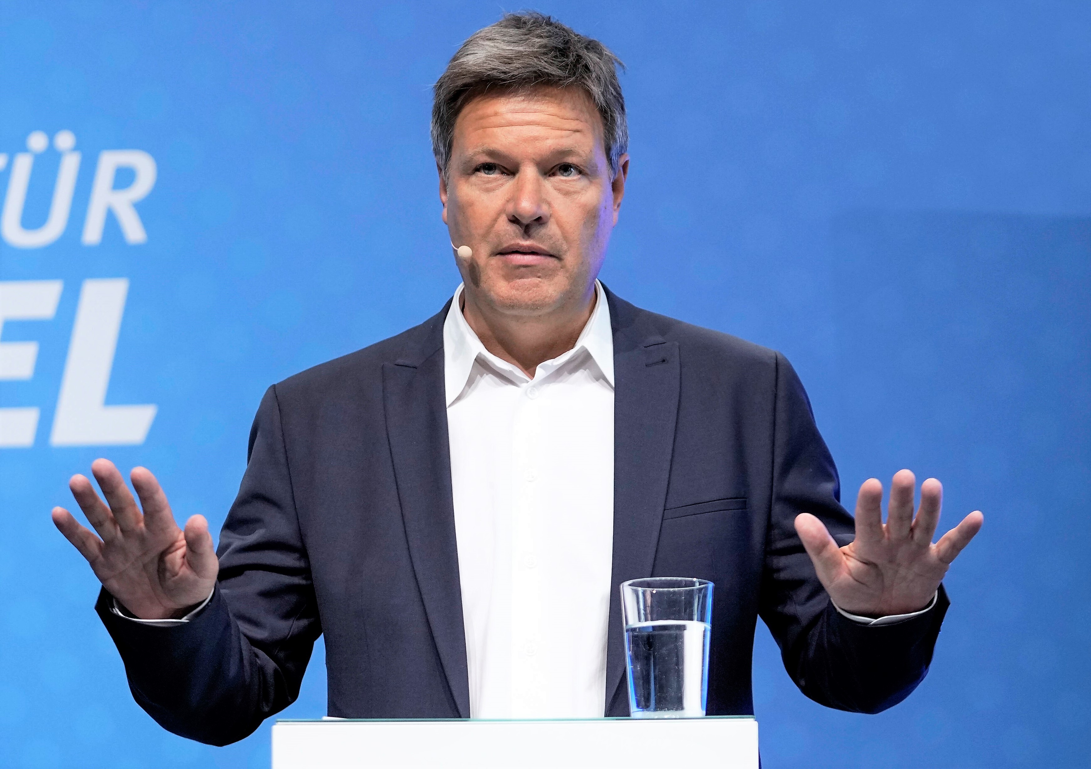 Ist Robert Habeck ein schlechter Minister? - Mehrheit der Deutschen würde ihn nicht wieder wählen!