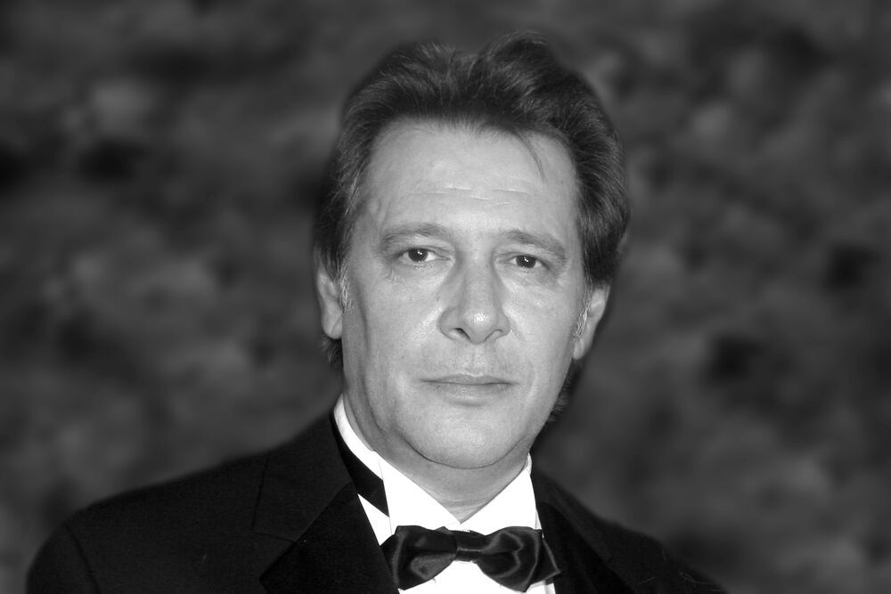 Jan Fedders Grabstätte beklaut! Diebe rauben Gegenstände von der Ruhestätte des Kult-Schauspielers