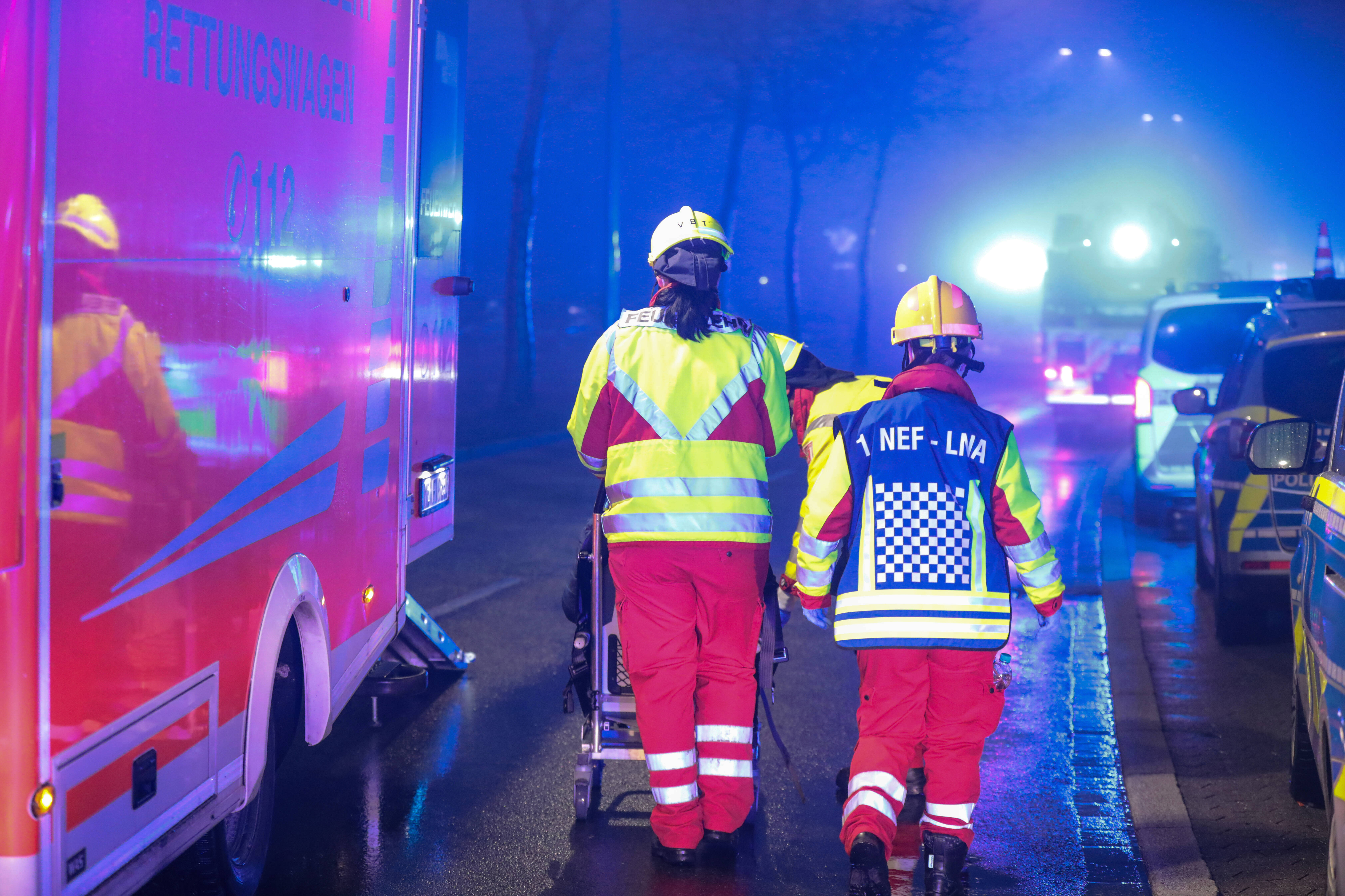Amok-Attacke in Duisburg - Unbekannter Täter schlägt Mann (39) mit Hammer nieder - Opfer lebensgefährlich verletzt