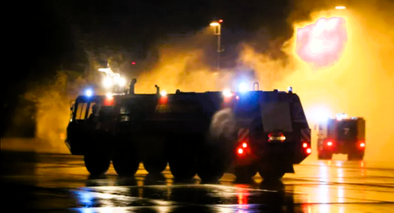 Decke in Hotel eingestürzt! 120 Menschen von Feuerwehr evakuiert! Alarm im Düsseldorfer Mercure Hotel