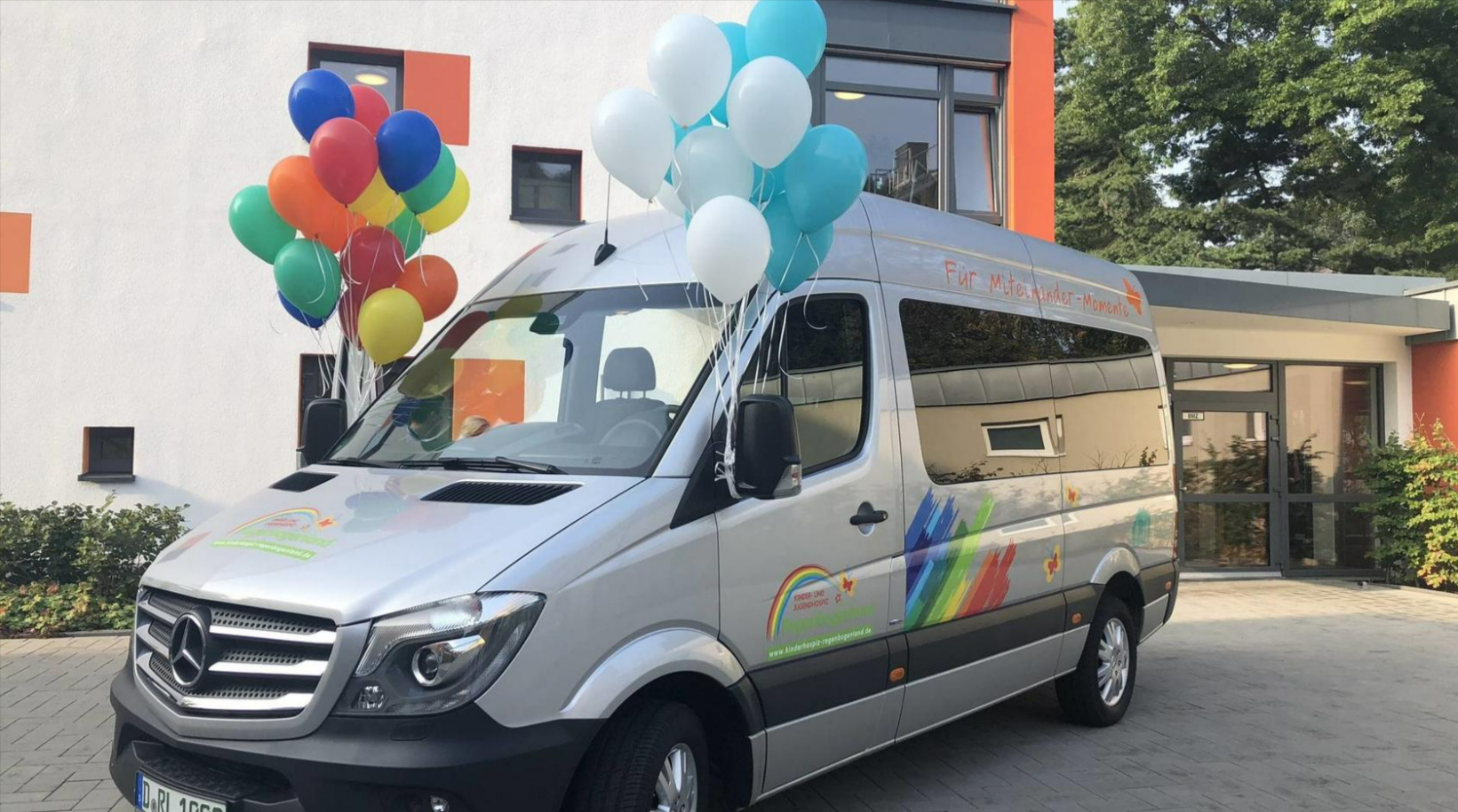 Kranke Kinder bestohlen - kurz vor Weihnachten! Diebe stehlen speziell umgebauten Sprinter für kranke Kinder!